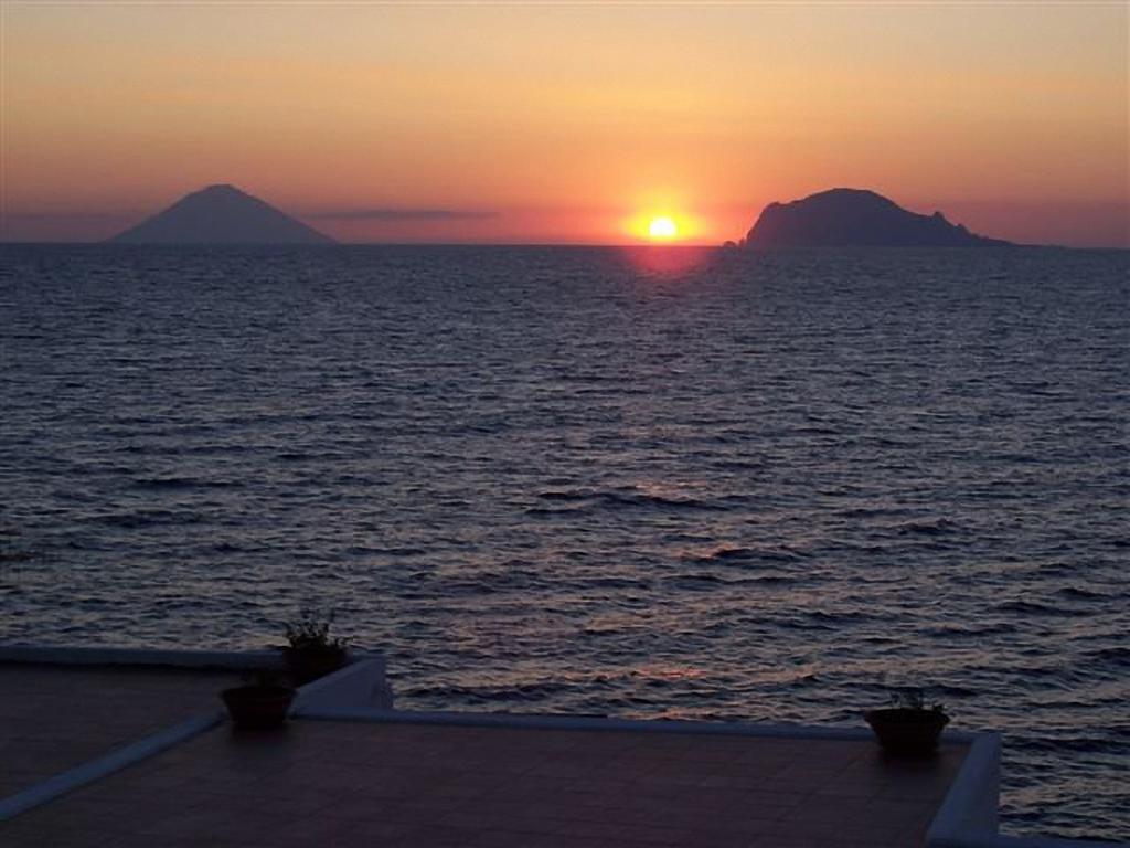 Hotel Punta Barone Santa Marina Salina Dış mekan fotoğraf